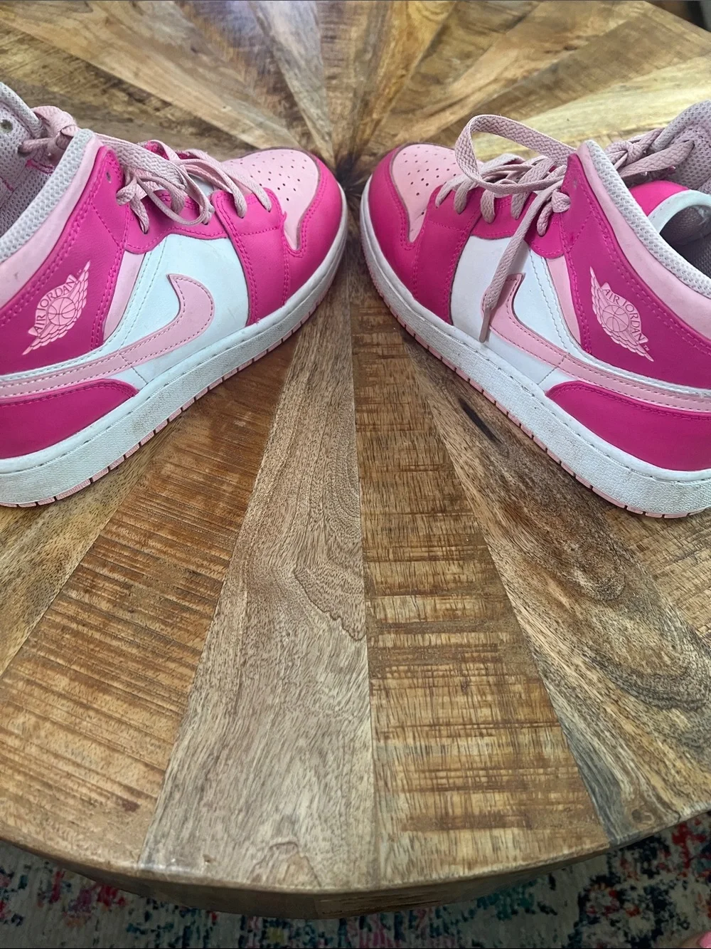 Nike Girls' Pink and Light Pink Low-Top Sneakers